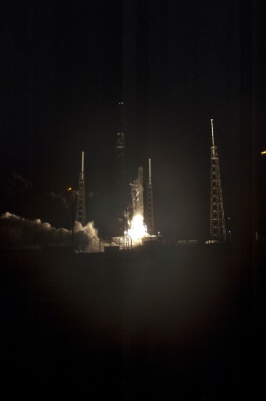 SpaceX Falcon 9 rocket carrying a Dragon cargo capsule packed with science experiments and station supplies blasts off from Space Launch Complex 40 at Cape Canaveral Air Force Station, Florida, at 1:52 a.m. EDT on Sept. 21, 2014 bound for the ISS.  Credit: Jeff Seibert/Wired4Space 