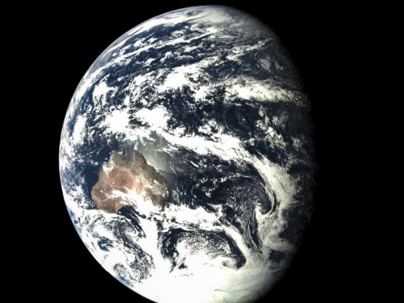 A view of Earth on October 24, 2014 from the Chinese Chang’e-5 T1 spacecraft. Credit: Xinhua News, via UnmannedSpaceflight.com. 