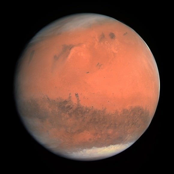 The first true-colour image of Mars from ESA’s Rosetta generated using the OSIRIS orange (red), green and blue colour filters. The image was acquired on 24 February 2007 at 19:28 CET from a distance of about 240 000 km; image resolution is about 5 km/pixel. Credit: MPS for OSIRIS Team MPS/UPD/LAM/ IAA/ RSSD/ INTA/ UPM/ DASP/ IDA