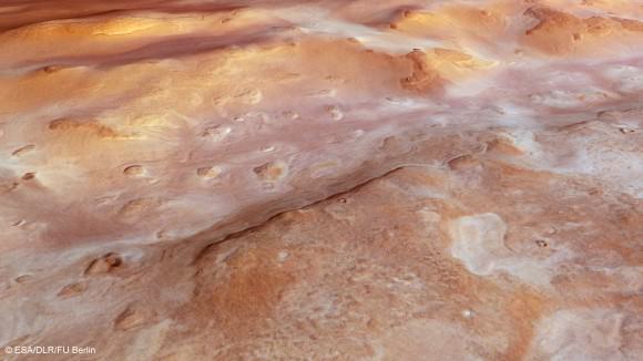 Close-up of a trough in the huge Hellas Basin on Mars, taken by the European Space Agency's Mars Express spacecraft and released Nov. 27, 2014. Credit: ESA/DLR/FU Berlin