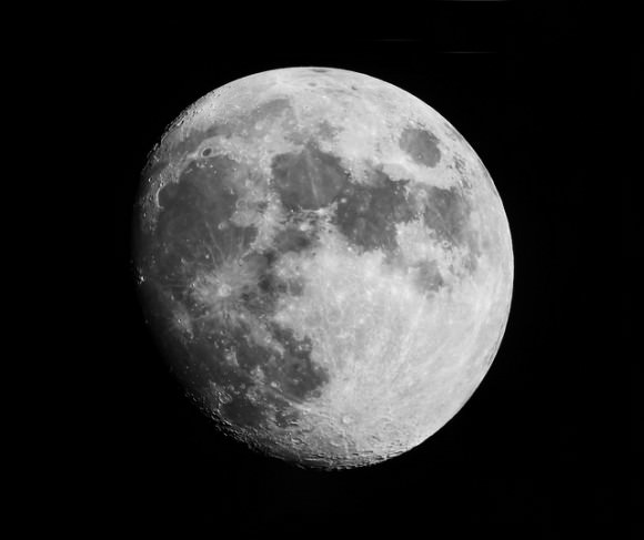 The waxing gibbous moon captured on Dec. 3, 2014 from Wednesbury, West Midlands. Credit: II AsH II