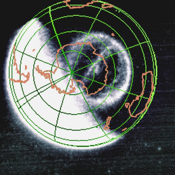 The Theta Auroral Oval as observed by the NASA IMAGE FUV camera on September 15, 2005. (Credit: NASA/SWRI)