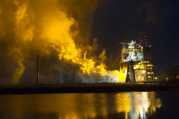 The RS-25 engine fires up for a 500-second test Jan. 9, 2015 at NASA's Stennis Space Center near Bay St. Louis, Mississippi.   Credit: NASA
