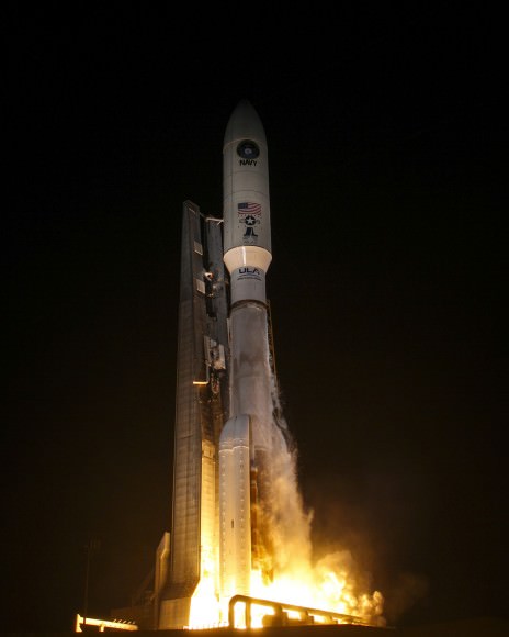 A United Launch Alliance (ULA) Atlas V rocket carrying the third Mobile User Objective System satellite for the United States Navy launched from Space Launch Complex-41 at 8:04 p.m. EST on Jan. 20, 2015. Credit: United Launch Alliance