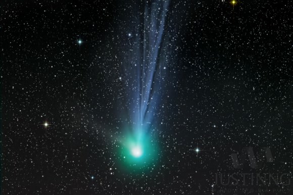 Comet Lovejoy taken on January 15, 2015 from Singapore. Credit and copyright: Justin Ng. 