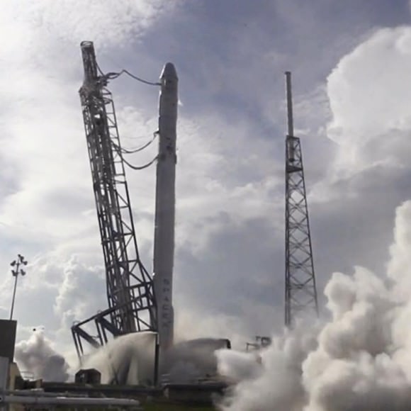 Static fire engine test completed on April 11, 2015 in advance of April 13 launch attempt to the International Space Station. Credit: SpaceX