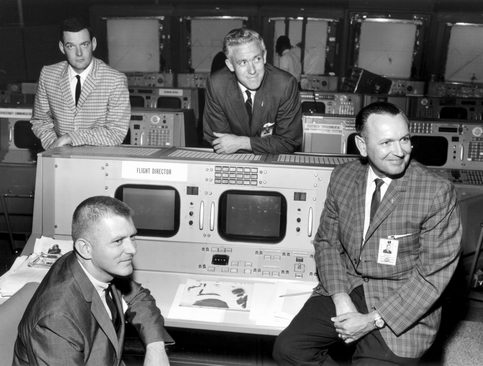 Chris Kraft with his new flight directors before the Gemini 4 mission.  (Clockwise from lower right: Kraft, Gene Kranz, Glynn Lunney and John Hodge.) Credit: NASA.    