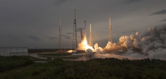 On April 27, 2015 at 7:03 p.m. EDT, Falcon 9 lifted off from SpaceX’s Launch Complex 40 at Cape Canaveral Air Force Station carrying the TurkmenÄlem52E/MonacoSat satellite. Credit: SpaceX