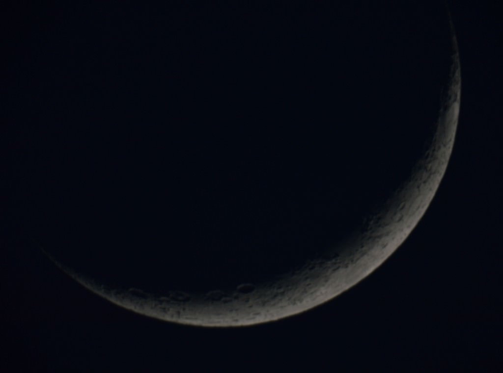 Headed towards Full... this week's thin waxing crescent Moon. Image credit: David Dickinson