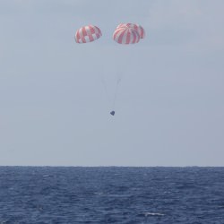 Dragon splashes down into the Pacific Ocean, carrying 3,100 lbs of cargo and science for NASA on May 21, 2015, Credit: SpaceX.