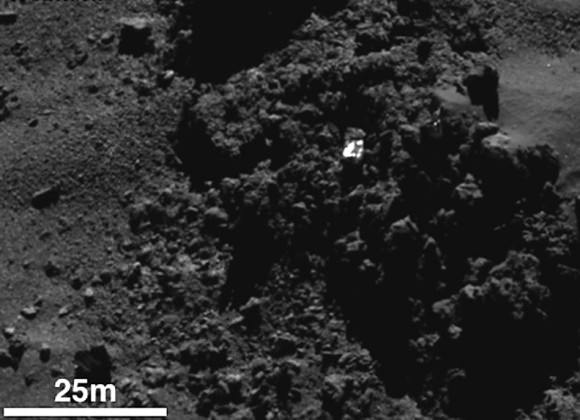 An individual boulder about 12 feet across with bright patches on its surface in the Hatmehit region. Credit: ESA/Rosetta/MPS for OSIRIS Team MPS/UPD/LAM/IAA/SSO/INTA/UPM/DASP/IDA