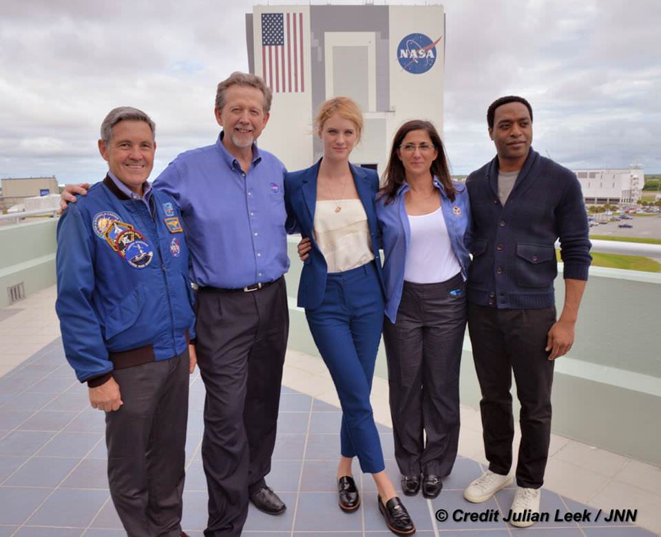 At NASA’s Kennedy Space Center in Florida agency scientists, astronauts actors from the 20th Century Fox Entertainment film "The Martian" met the media. Participants included, from the left, Center Director Bob Cabana, NASA's Planetary Science Division Director Jim Green, Ph.D., actress Mackenzie Davis, who portrays Mindy Park in the movie, retired NASA astronaut Nicole Stott and actor Chiwetel Ejiofor, who portrays Vincent Kapoor in "The Martian." Credit: Julian Leek