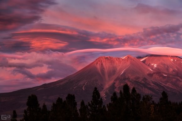 Lenticular clouds form at sunset over Mount Shasta in northern California, October r2015. Credit and copyright: Brad Goldpaint/Goldpaint Photography. 