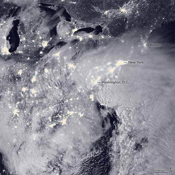 Annotated view of massive winter storm system pummeling eastern United States on Jan. 23.  Imaged by the Visible Infrared Imaging Radiometer Suite (VIIRS) on the Suomi NPP satellite at 2:15 a.m. EST.    Credit: NOAA/NASA