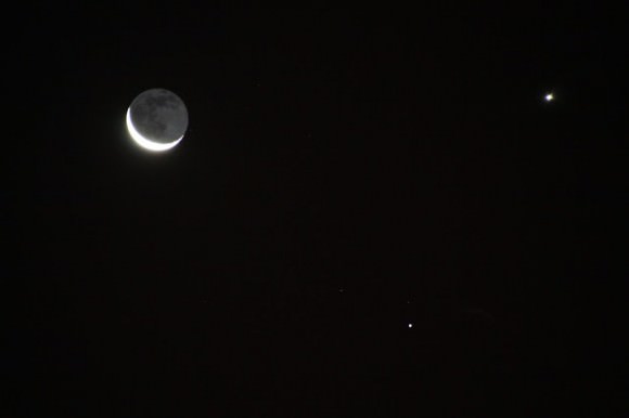 The waning crescent Moon (+Earthshine), Saturn and Venus. Image credit and copyright: Gadi Eidelheit.