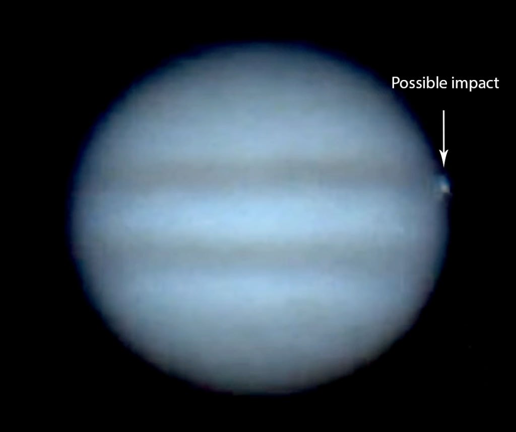 Austrian amateur astronomer Gerrit Kernbauer recorded these brief flash of light at Jupiter's limb on March 17, 2016. It was confirmed by another amateur video observation made by John McKeon of Ireland. Credit: Gerrit Kernbauer
