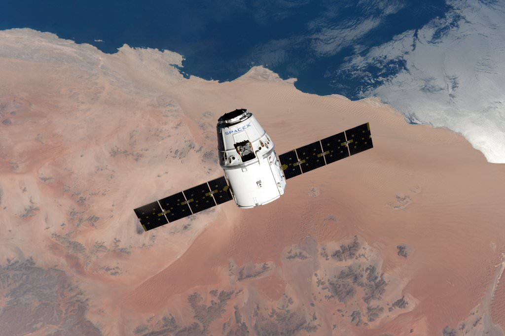 SpaceX Dragon CRS-8 over Africa coming in for the approach to the ISS.  Credit: NASA/Tim Kopra/@astro_tim