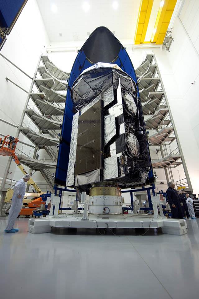 The Navy's fifth Mobile User Objective System (MUOS) is encapsulated inside an Atlas V five-meter diameter payload fairing.  Credit: ULA