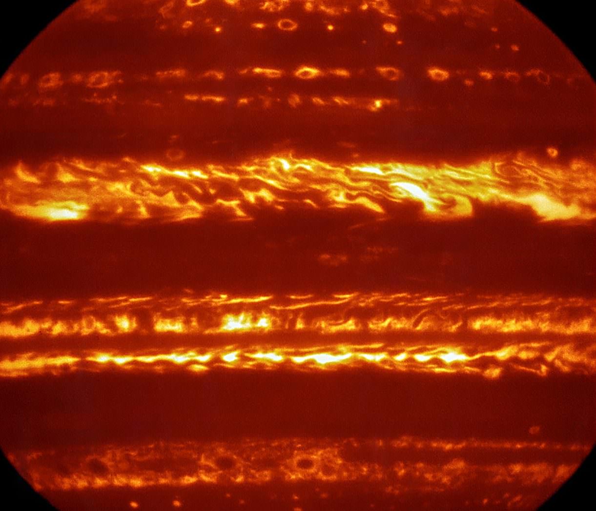 In preparation for the arrival of Juno, the ESO's released stunning IR images of Jupiter, taken by the VLT. Credit: ESO