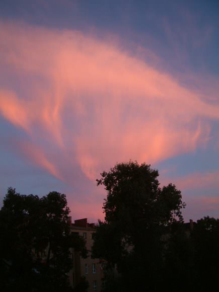 Cirrus clouds over Poznan, Poland. Image: Radomil, http://creativecommons.org/licenses/by-sa/3.0/