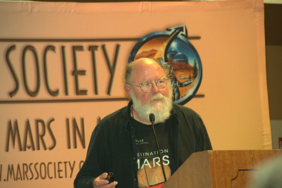 Author Leonard David speaking at the Mars Society meeting in Washington, DC. Image courtesy Leonard David. 