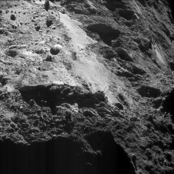 A variety of geology and light on on Comet 67P/Churyumov-Gerasimenko as seem by Rosetta's NAVCAM on September 5, 2016. Credit: ESA/Rosetta/NAVCAM – CC BY-SA IGO 3.0.