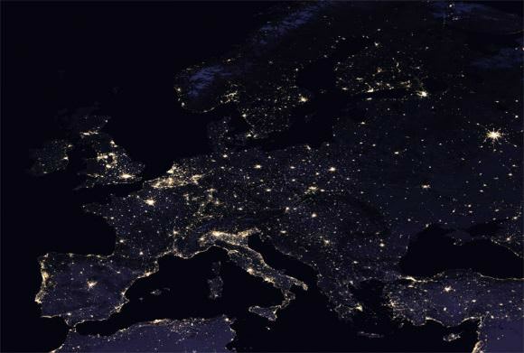 A glittering night-time map of Europe. Looks like there's a Kraftwerk concert happening in Dusseldorf! NASA Earth Observatory images by Joshua Stevens, using Suomi NPP VIIRS data from Miguel Román, NASA's Goddard Space Flight Center