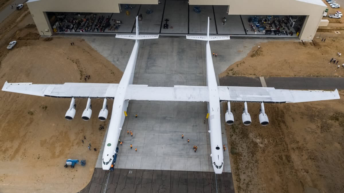 Monster Stratolaunch Aircraft Rolled Out, Getting Closer to First Flights -  Universe Today
