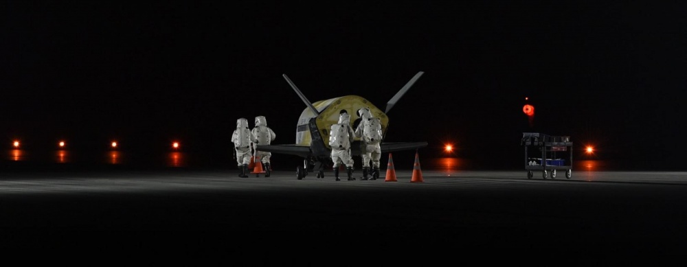 The X-37B after landing at Cape Canaveral on Oct. 27, 2019. Image Credit:  45th Space Wing Public Affairs.