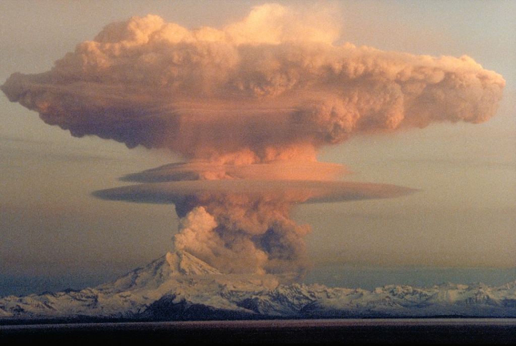 Early Earth was not only more volcanic than present-day Earth. The composition of the mantle was different, meaning that the composition of gases in the eruptions was different. The Mount Redoubt volcano in Alaska. Image Credit: By R. Clucas - http://pubs.usgs.gov/dds/dds-39/album.html and http://gallery.usgs.gov/photos/03_29_2013_otk7Nay4LH_03_29_2013_5#.UrvS2vfTnrc, Public Domain, https://commons.wikimedia.org/w/index.php?curid=5768911