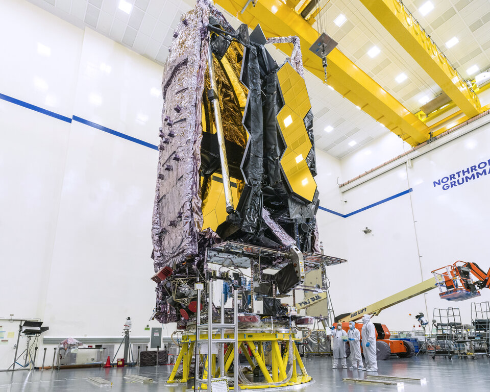 The James Webb Telescope had to be folded up to fit into its rocket, then unfolded in space. That type of complexity is expensive and risky. An interferometer made of multiple small telescopes avoids this type of complexity. Credits: NASA/Chris Gunn