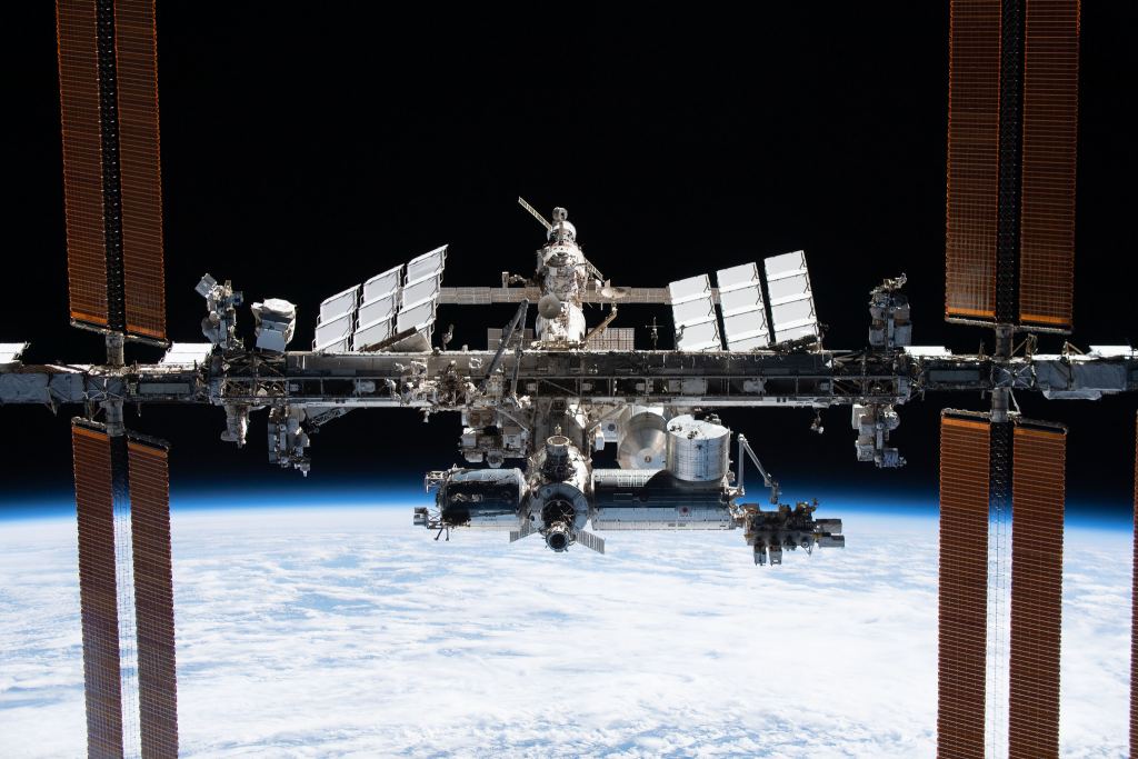 Astronauts Took A Fly-around of the International Space Station. Here are Their ..