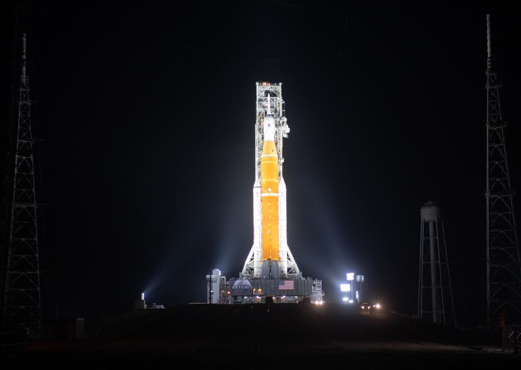 Now That is a Big Rocket. Space Launch System Rolls out to the Launch pad for a ..