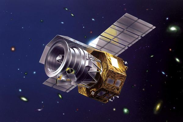 Illustrazione artistica del satellite a infrarossi AKARI.  Credito immagine: JAXA