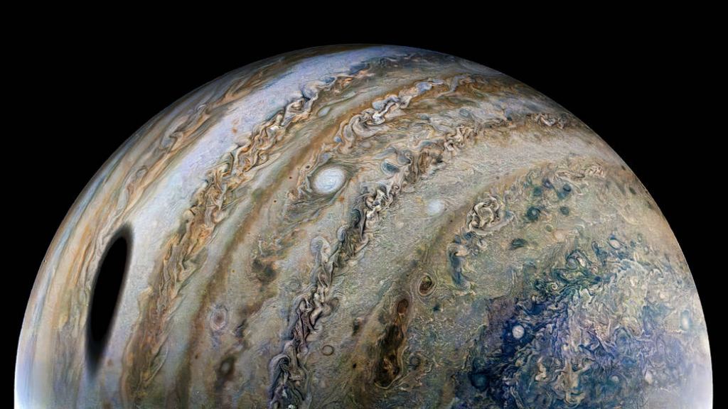 Júpiter contiene hasta un 9% de rocas y minerales, lo que significa que comió muchos planetas en su juventud.