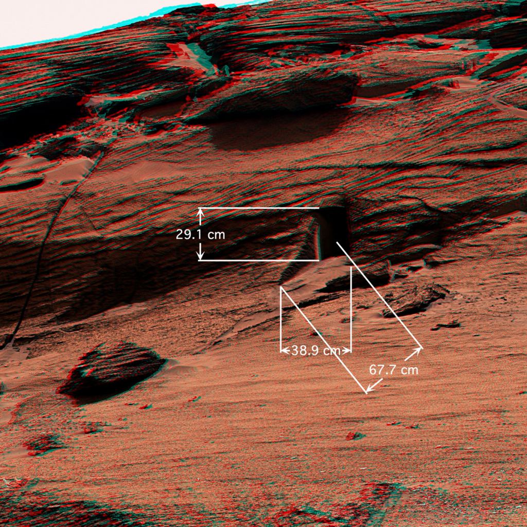 Zeroing in on the Dog Doorway on Mars, with scale markings to show its approximate shape and size. Courtesy NASA/JPL/Mars Curiosity team.