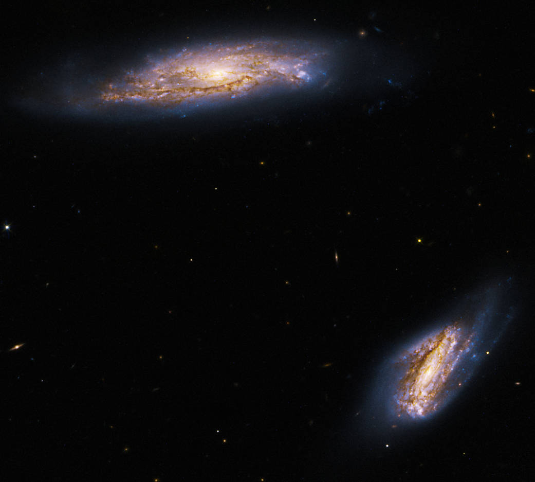 Hubble Sees Two Spiral Galaxies Together