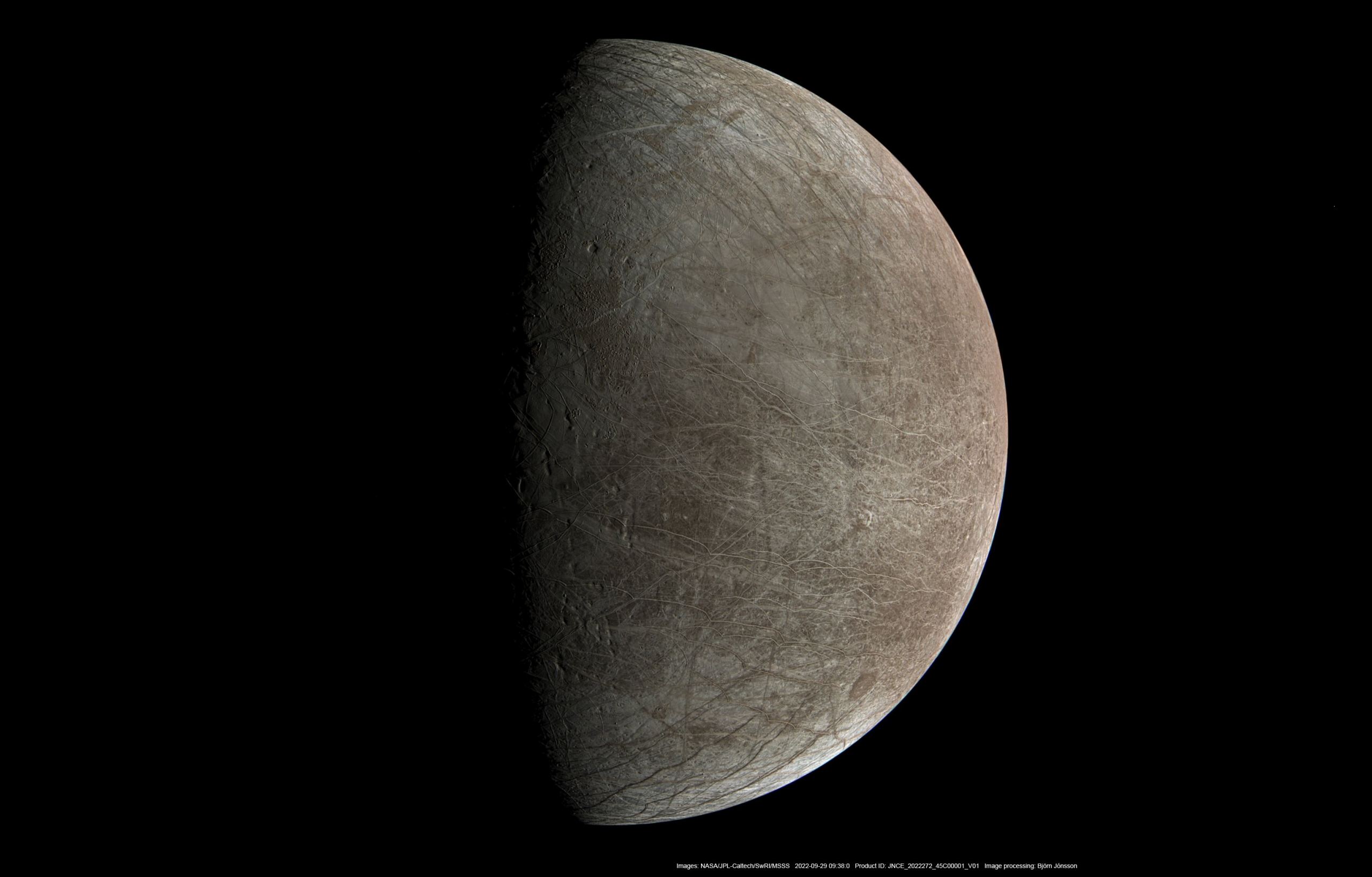 Mysterious Europa Gets an Extreme Closeup From NASAs Juno Probe