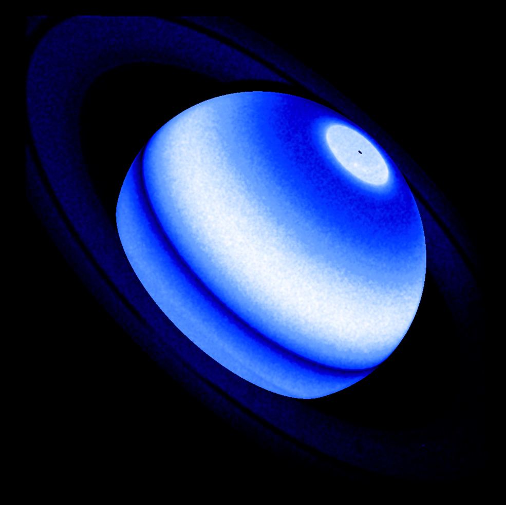 De ringen van Saturnus verwarmen de atmosfeer