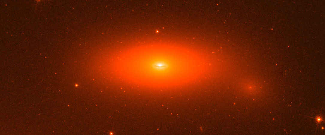 Galaksi masif dengan hampir tidak ada materi gelap