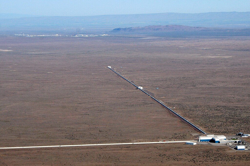 Image showing the 'arms' of the LIGO Observatory from above.
