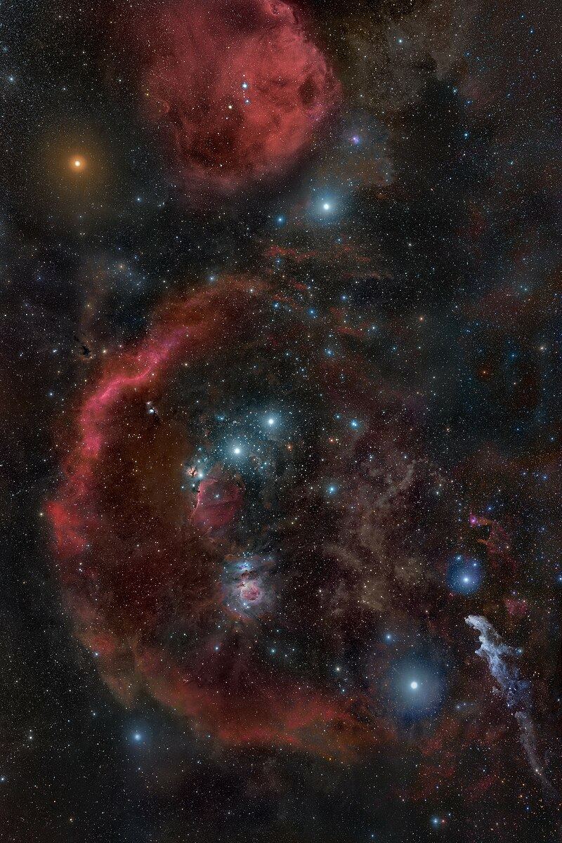 Image showing Betelgeuse (top left) and the dense nebulae of the Orion molecular cloud complex (Rogelio Bernal Andreo)