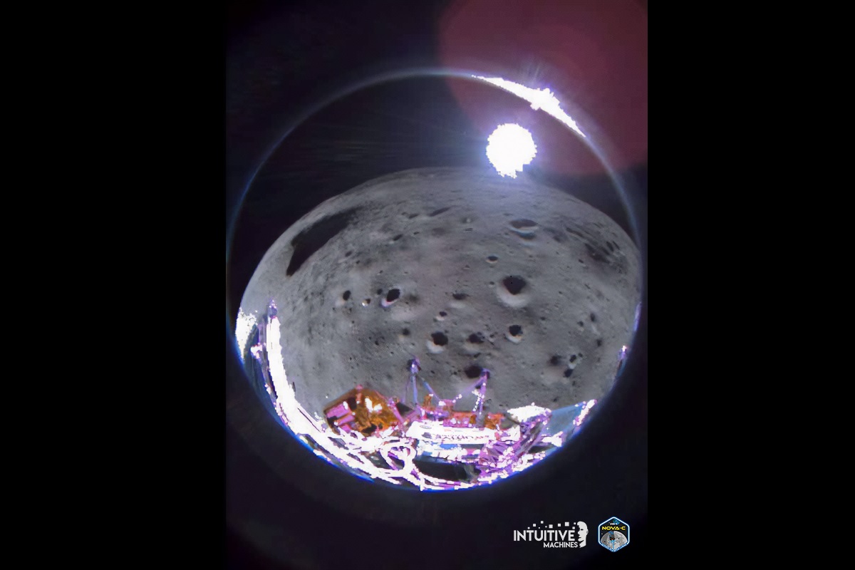 Odyssey's view of lunar terrain during approach to landing site