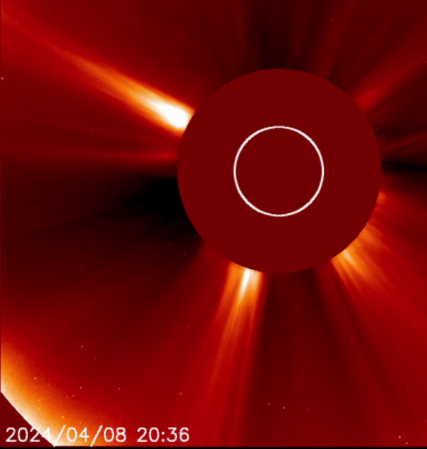 SOHO-5008 condenado (canto inferior esquerdo). Crédito: NASA/ESA/SOHO