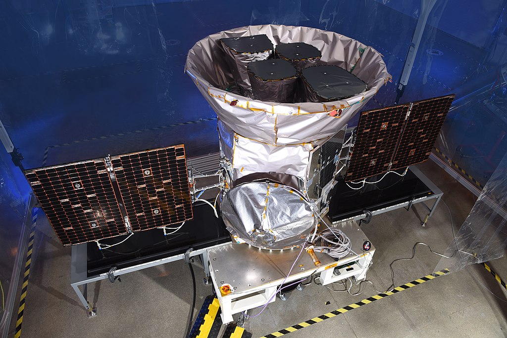 Image of the Transiting Exoplanet Survey Satellite (Credit : NASA)